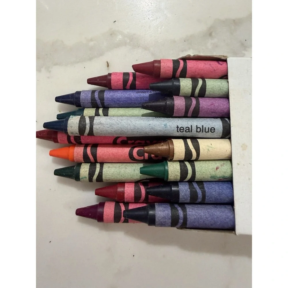 Vintage Crayola 96 99 Retired Crayons Binney Smith Dandelion Indian Red Thistle
